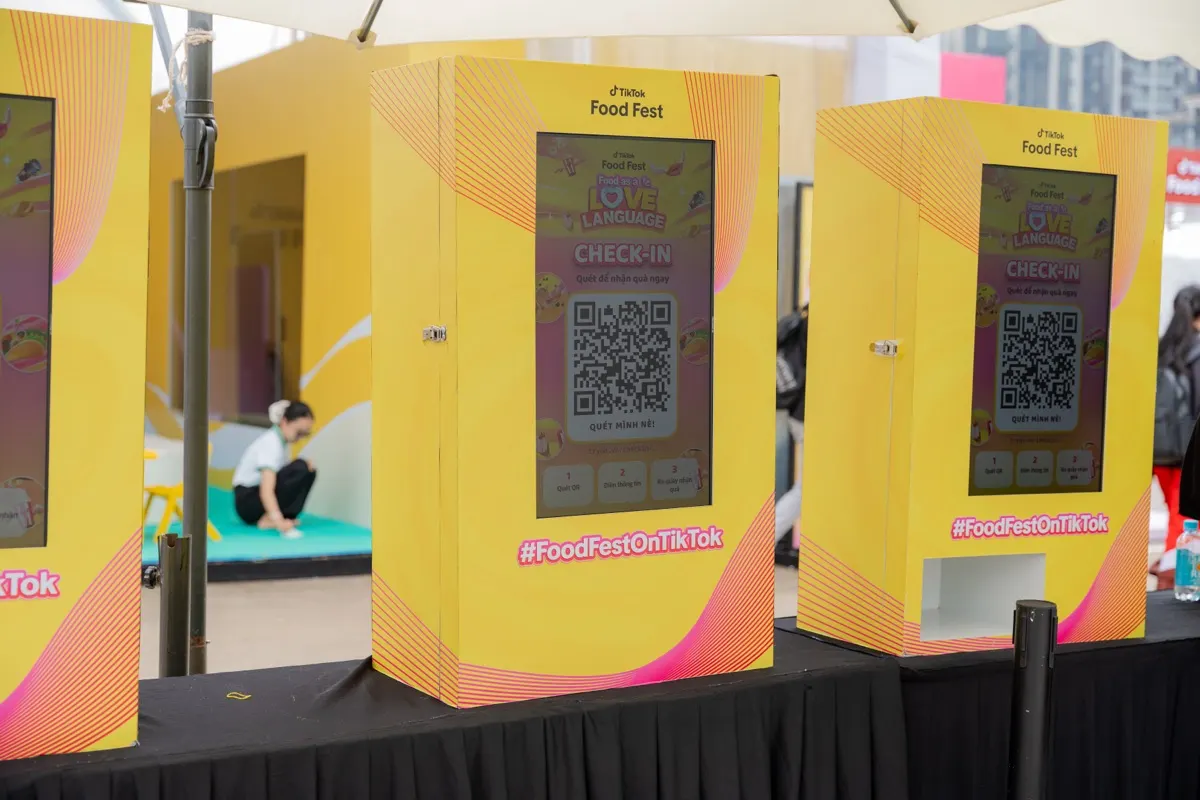 Máy phát mẫu mặc nhận diện TikTok Food Fest